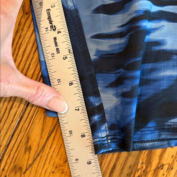 Quick Silver Board Shorts SZ 34” - Picture 10 of 10